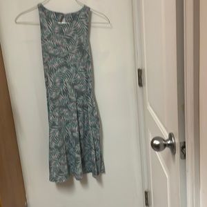 Pact MIDI Dress light grey with green pattern pink and light green.